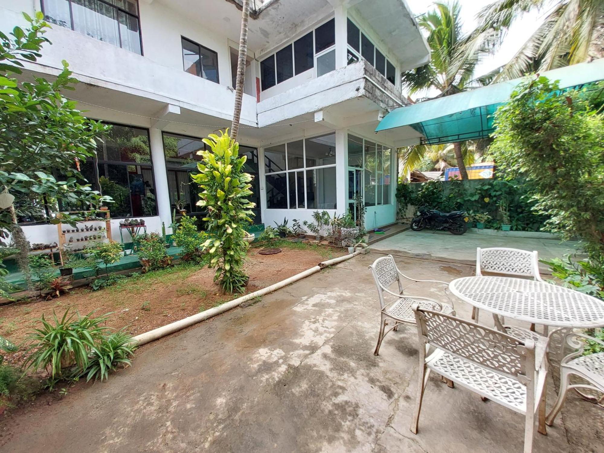 Lake Wave Hotel Anuradhapura Bagian luar foto