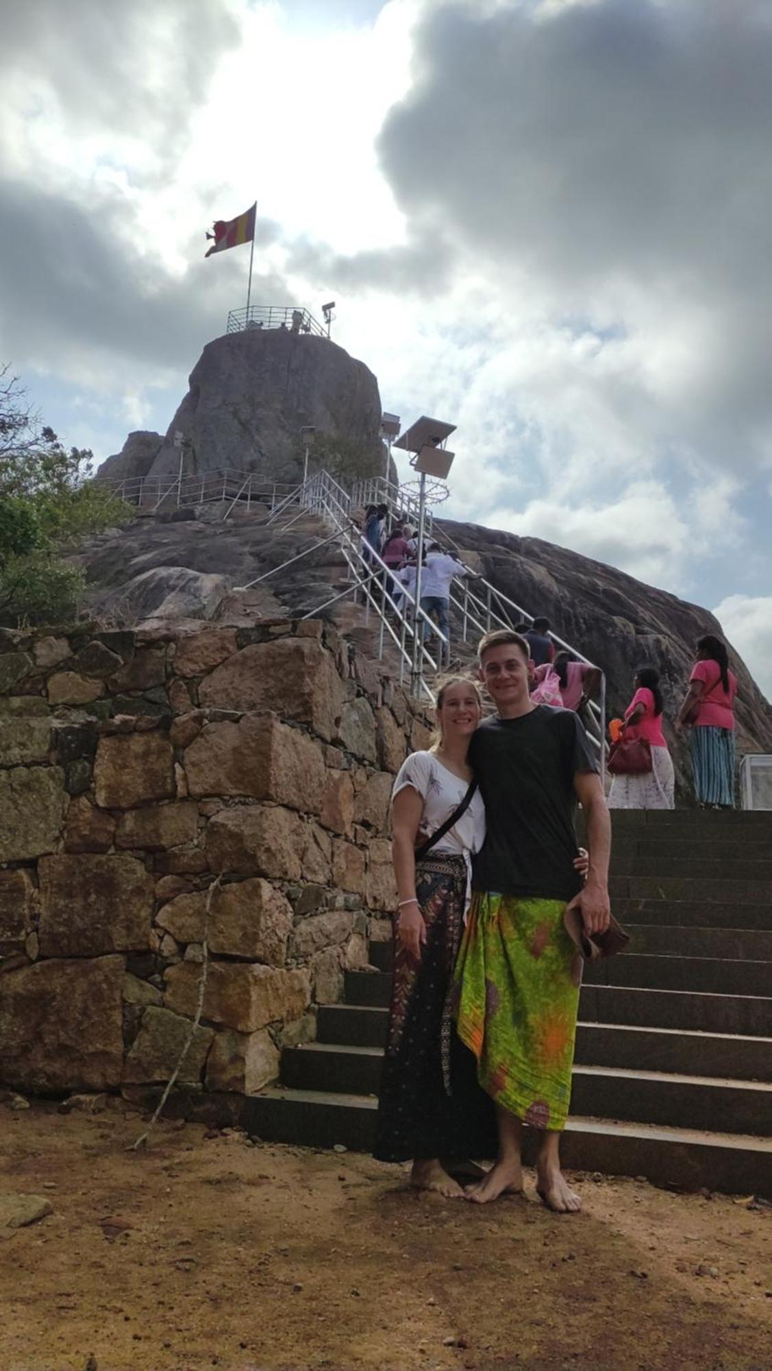 Lake Wave Hotel Anuradhapura Bagian luar foto